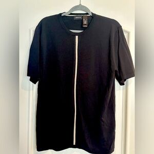 Claiborne men’s short sleeve large sweater top black with center white stripe
